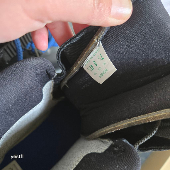 Women's Merrell Ski Boots Size 9 Black Blue Flash single buckle - Picture 7 of 10